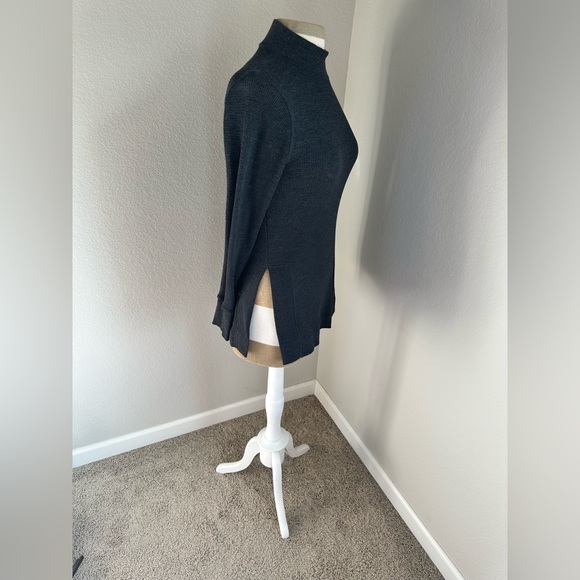 Mono b woman’s grey mock neck  tunic , size S - Picture 3 of 5